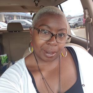 Meet your Posher, Latisha